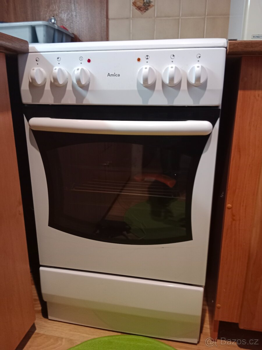 Prodám nepoužívaný elektrický sporák Amica