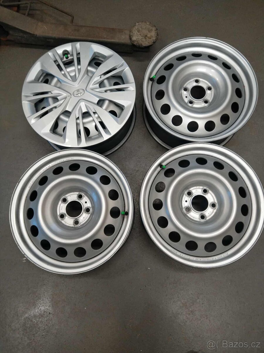5 x 108 R 17 + 225/55 17 zimné.