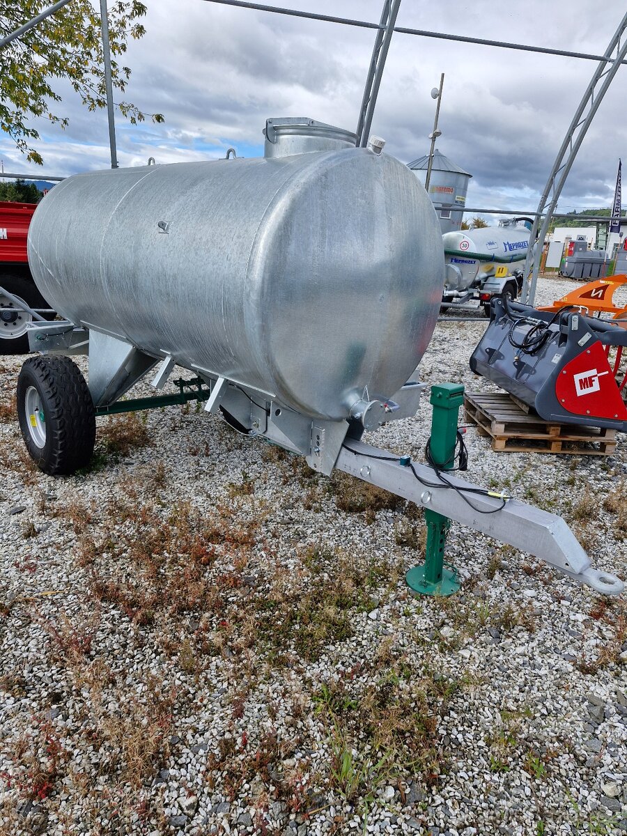 Mobilní nádrž na vodu 4000L