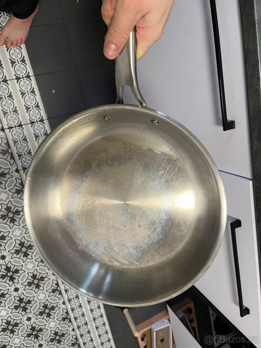 Nerezová pánev Fabini