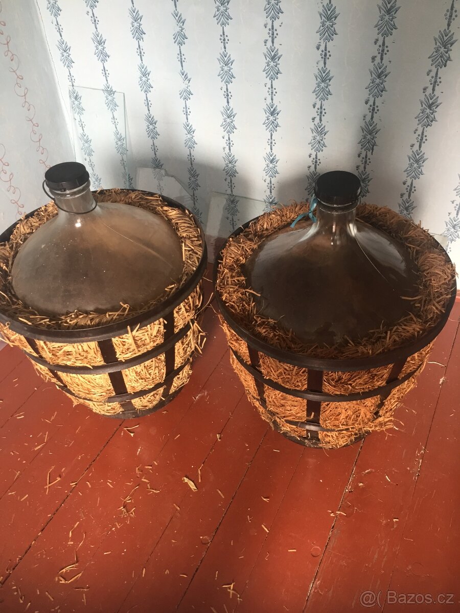 Demižón 50 litrový.