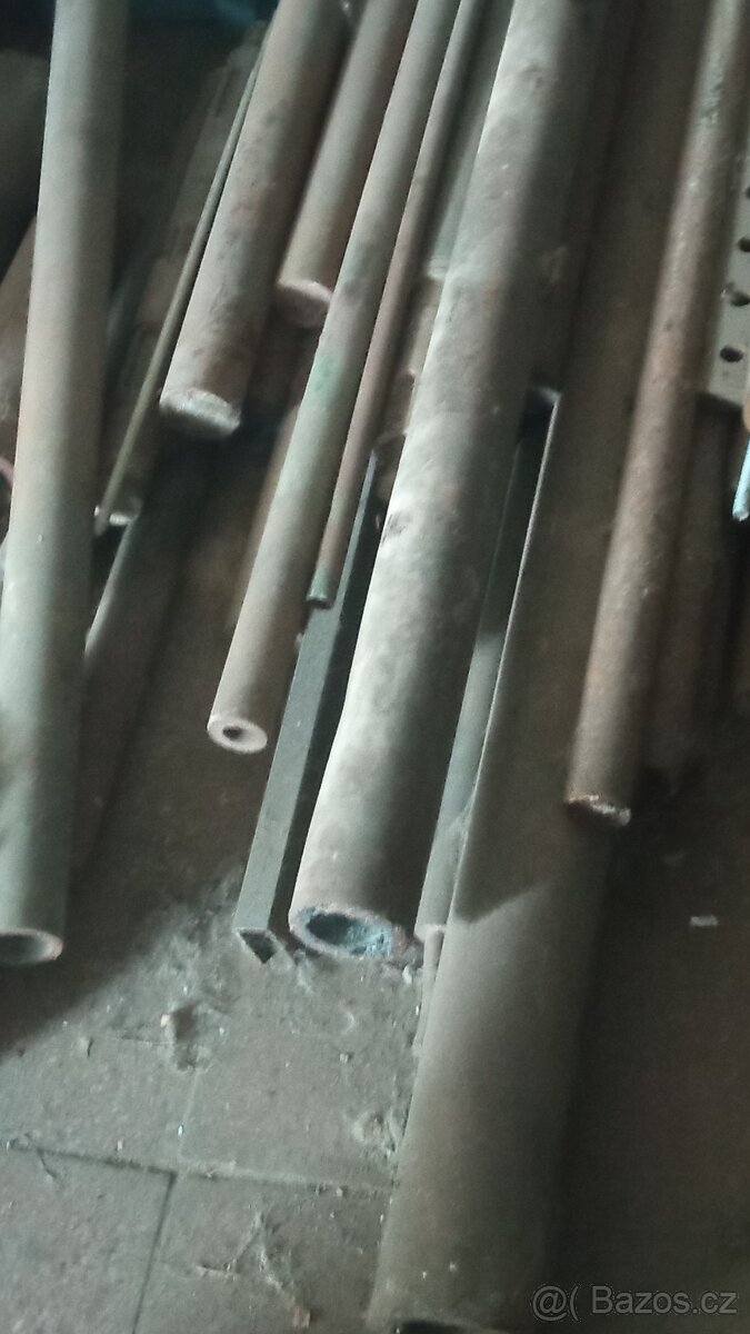 Prodám hutní obráběcí materiál.