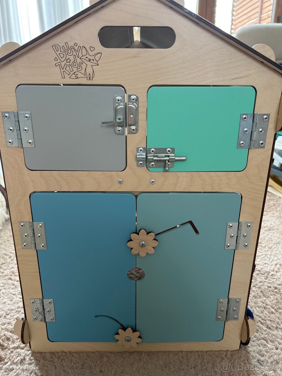 Activity board domecek