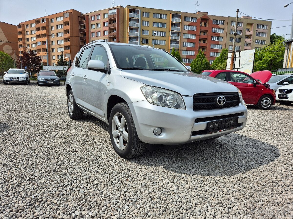 Toyota RAV4,2.2D-4D,100KW,4x4,NEMÁ DPF,BEZ KOROZE,R.V.2007