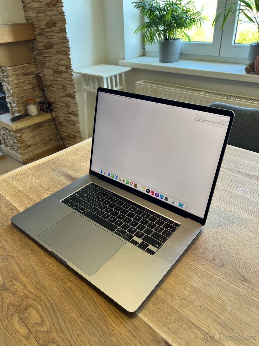 MacBook Pro 2019 | i9 | 90% baterie | záruka 12 měsíců