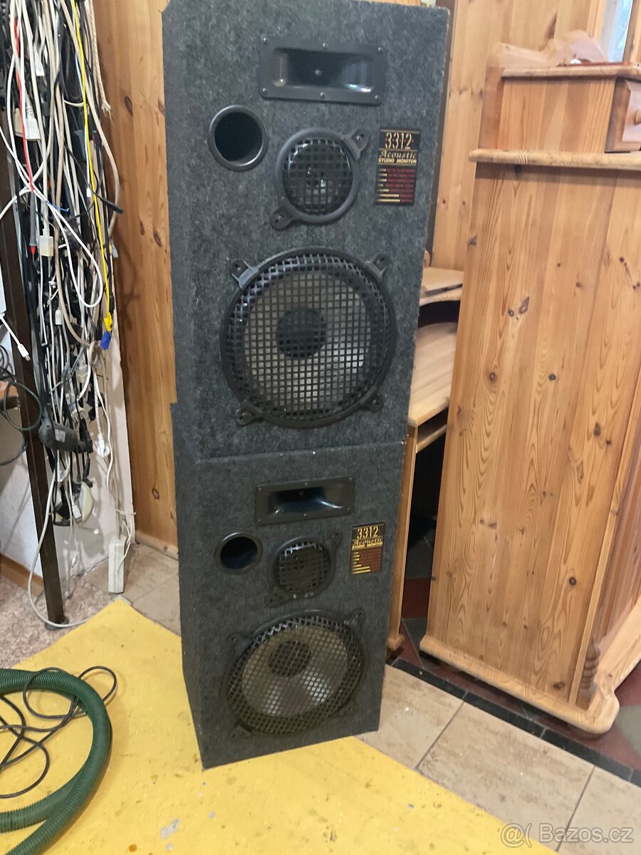 Americké reprobedny a Acoustic studio monitor 3312