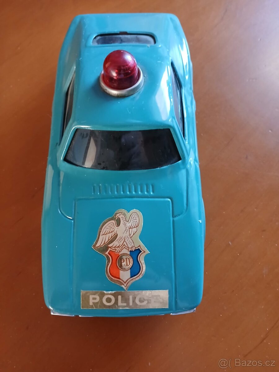 Kovové autíčko