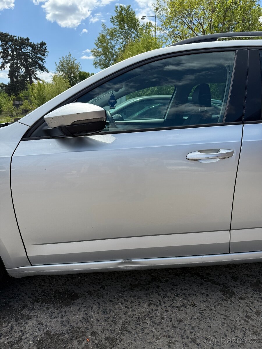 Leve predni dvere Skoda Octavia 3 stribrne