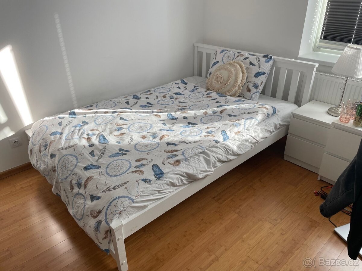 Postel z masivu 140x200, včetně roštu a úložného šuplíku