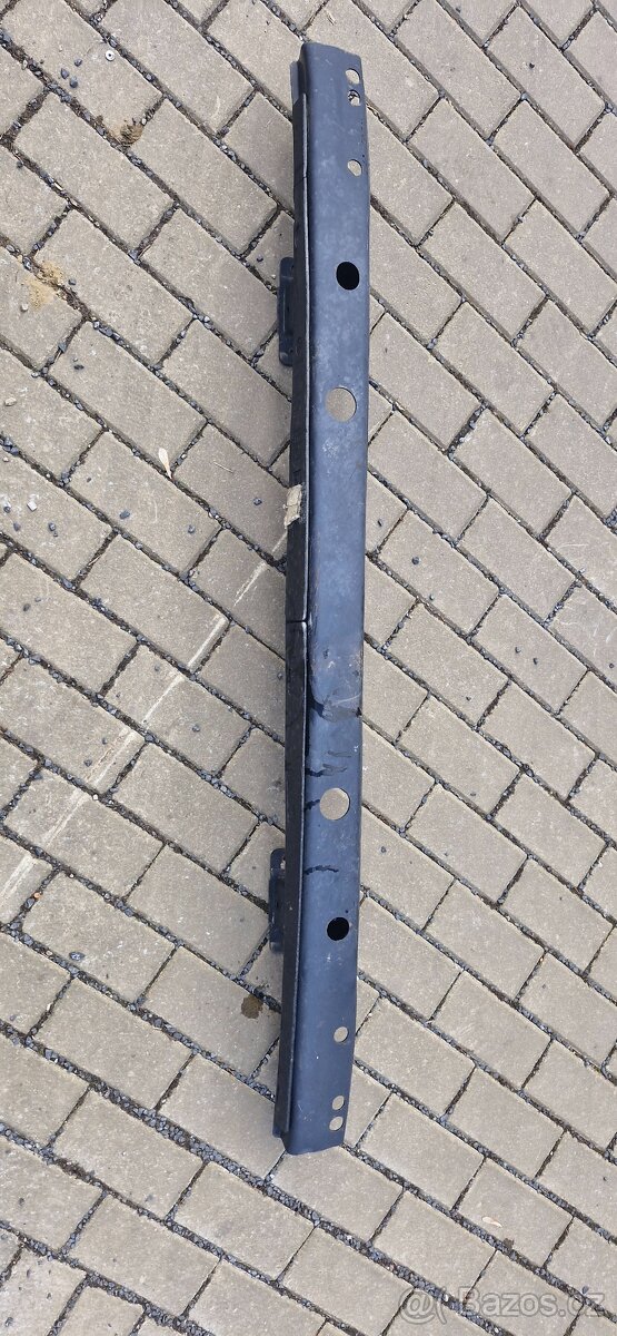 Vyztuha zadniho narazniku vw transporter t67H