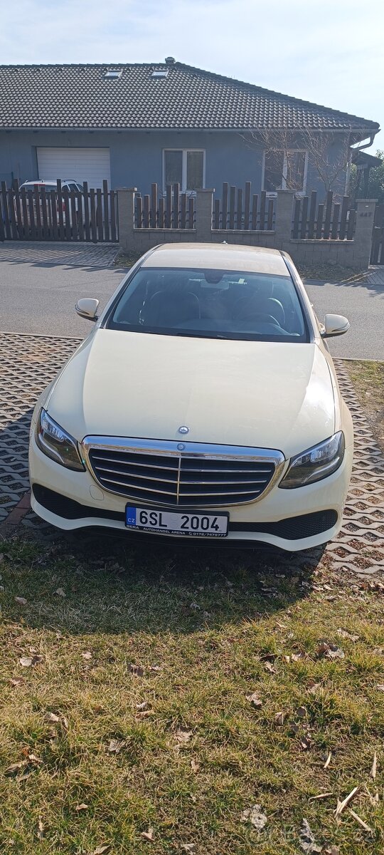 Prodám Mercedes E200 110 KW 150 KS, automat 9G