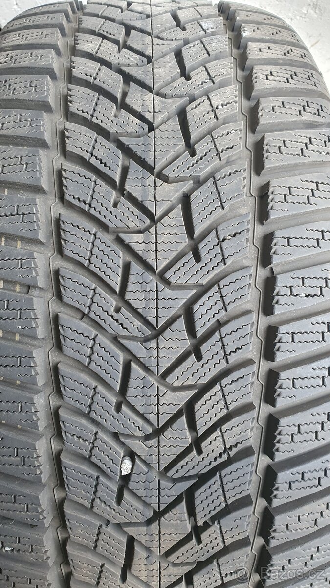 Zimní pneumatiky 245/40/18 Dunlop Winter sport