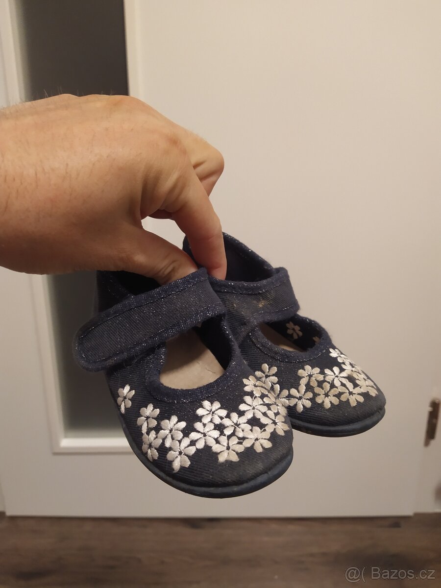 Dětské boty, papuče, gumáky, sandály apod. (B)