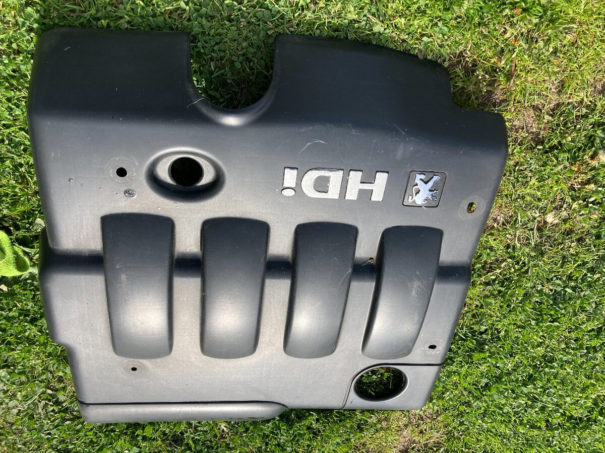 Kryt motoru Peugeot 306