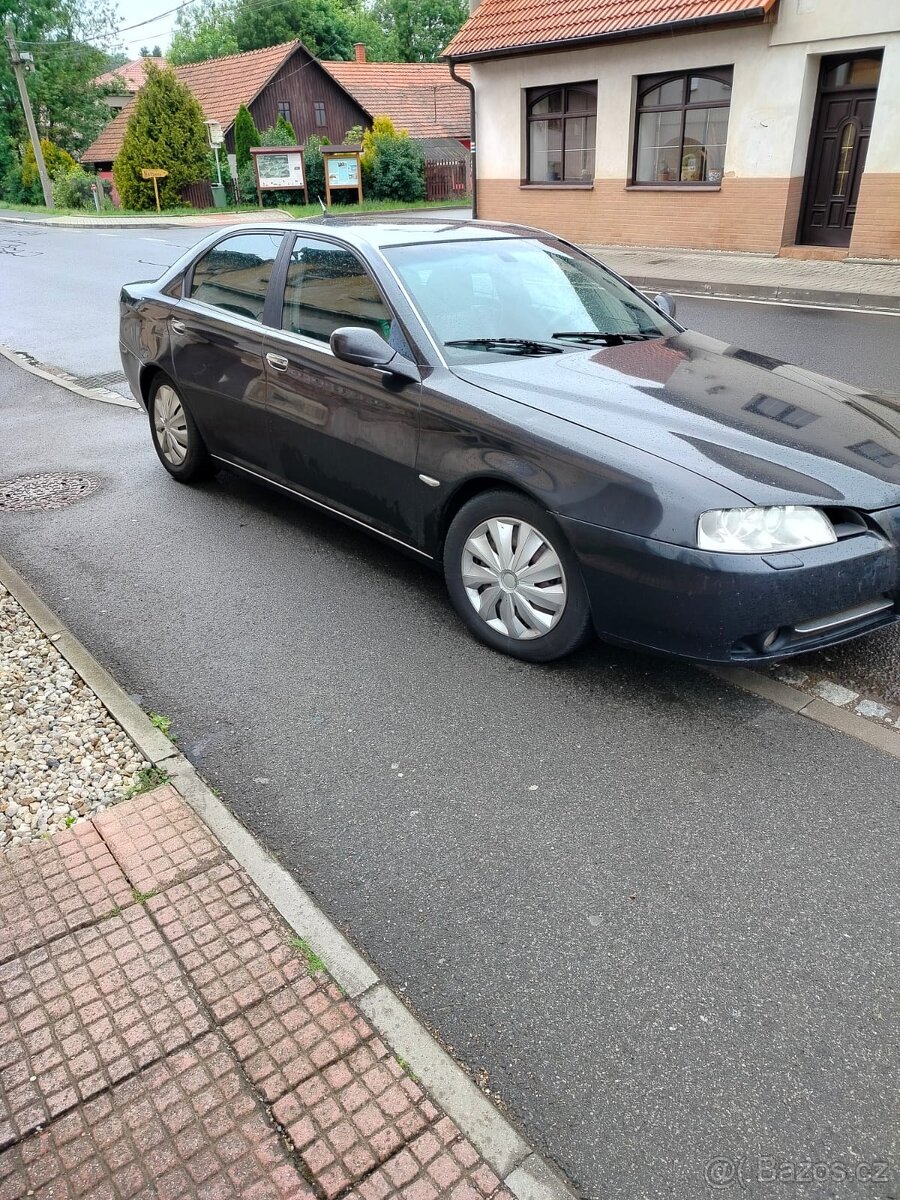 Alfa Romeo 166