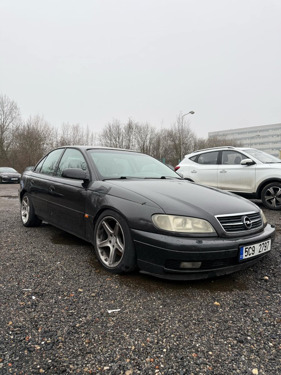 Opel Omega 3.0 V6