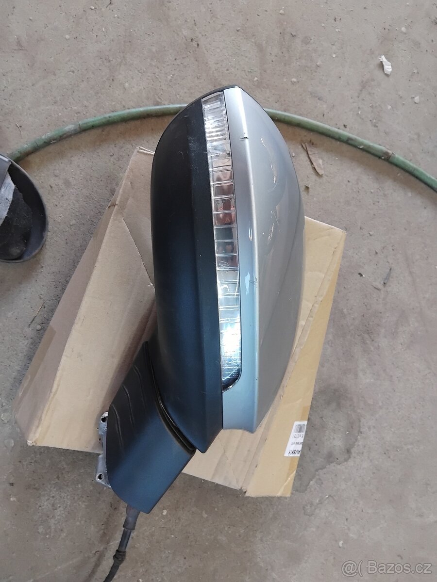 Právě zrcatko golf 7