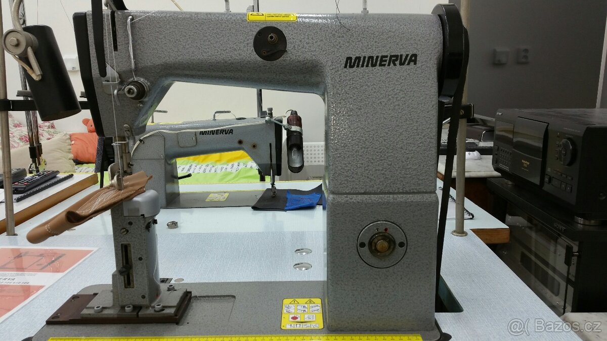Šicí stroj sloupový MINERVA