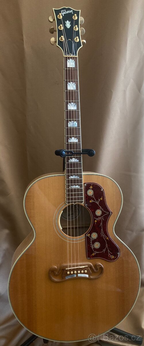 Gibson SJ-200 Standard - 6-strunná kytara