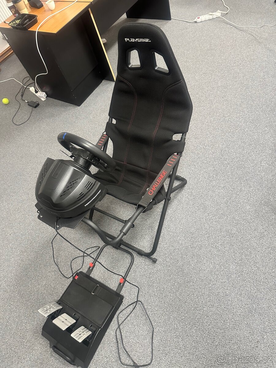 Volant Thrustmaster T300 RS + sedacka