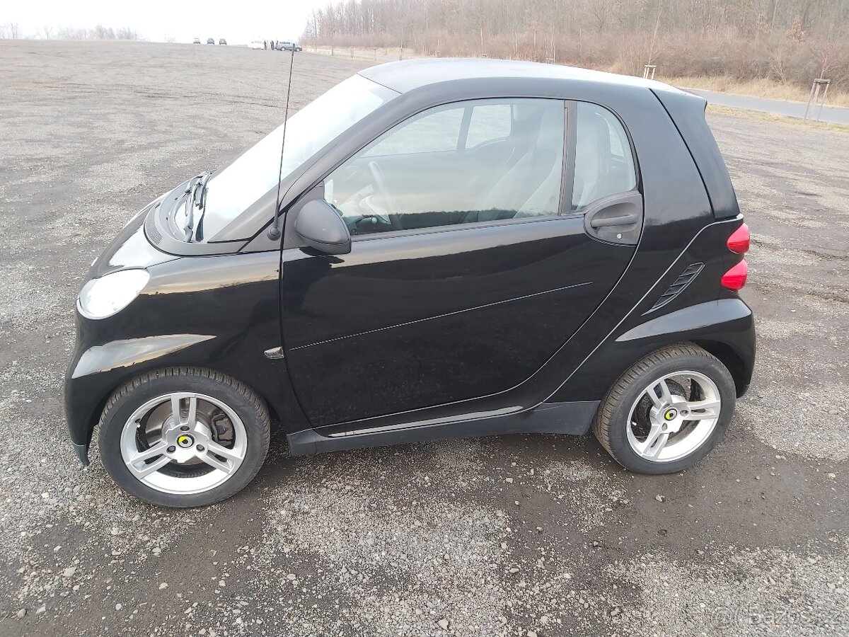 Prodám Smart Fortwo 451 MHD 1.0i 52kw, rok výroby 2009
