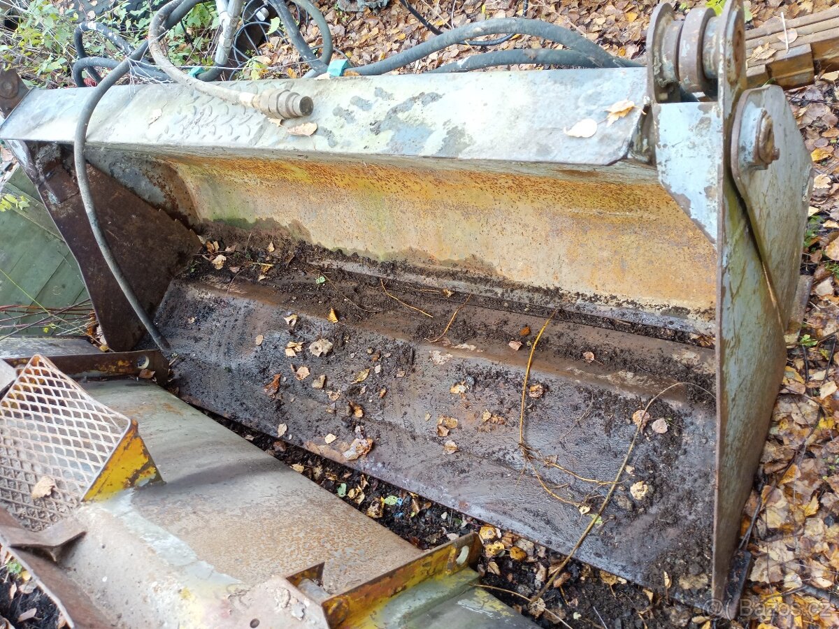 Lžíce klapačka UNC