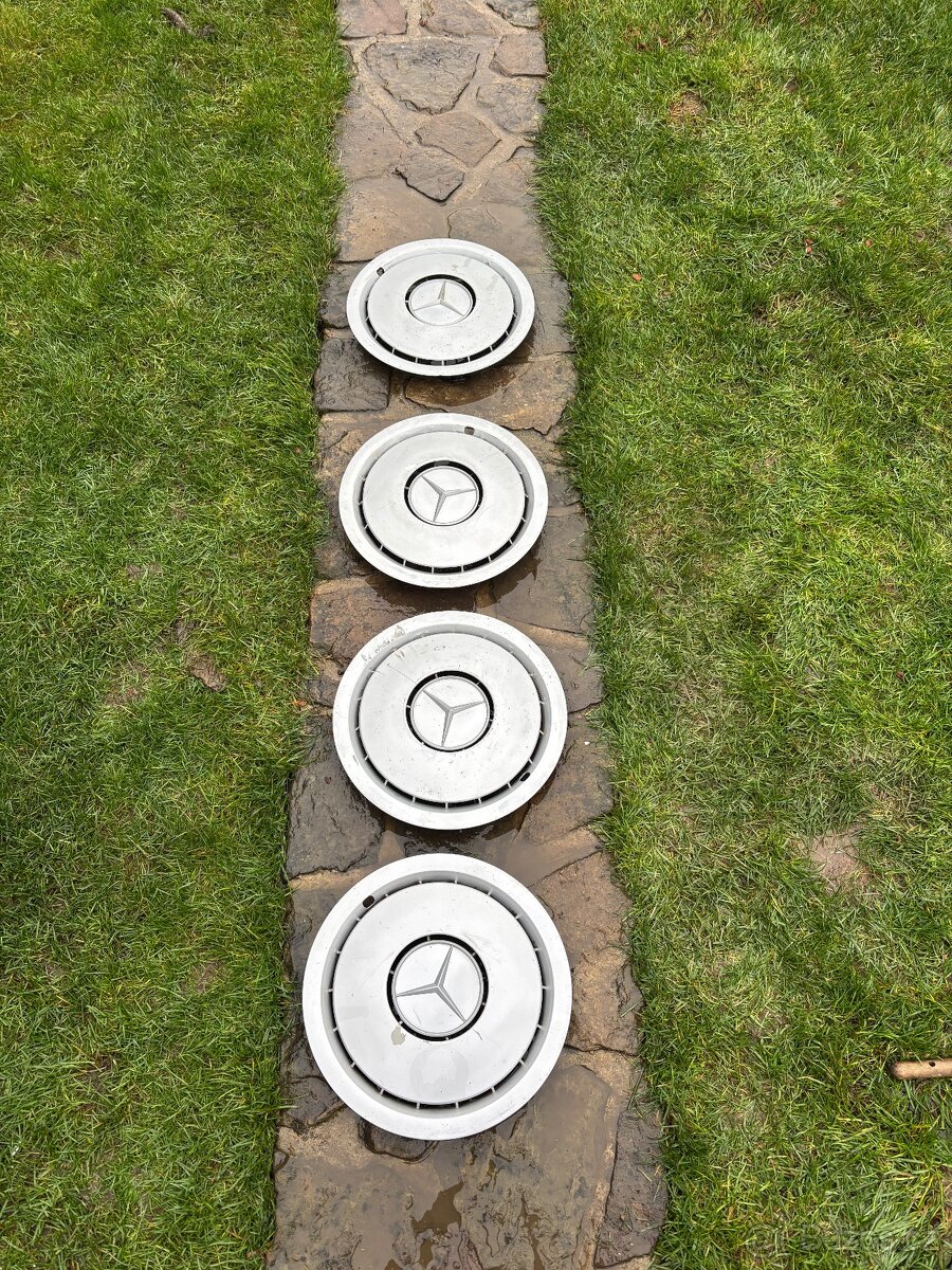 Poklice Mercedes Benz