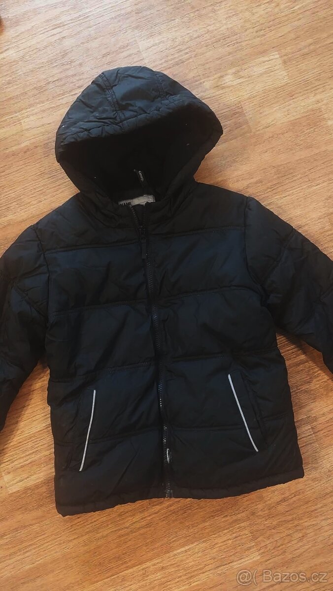 Teplá černá zimní bunda vel. 116/122