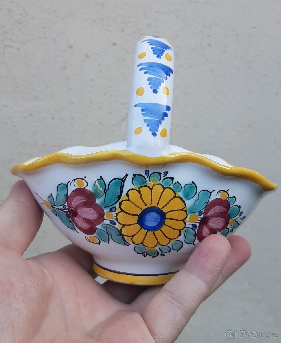 Keramický košíček