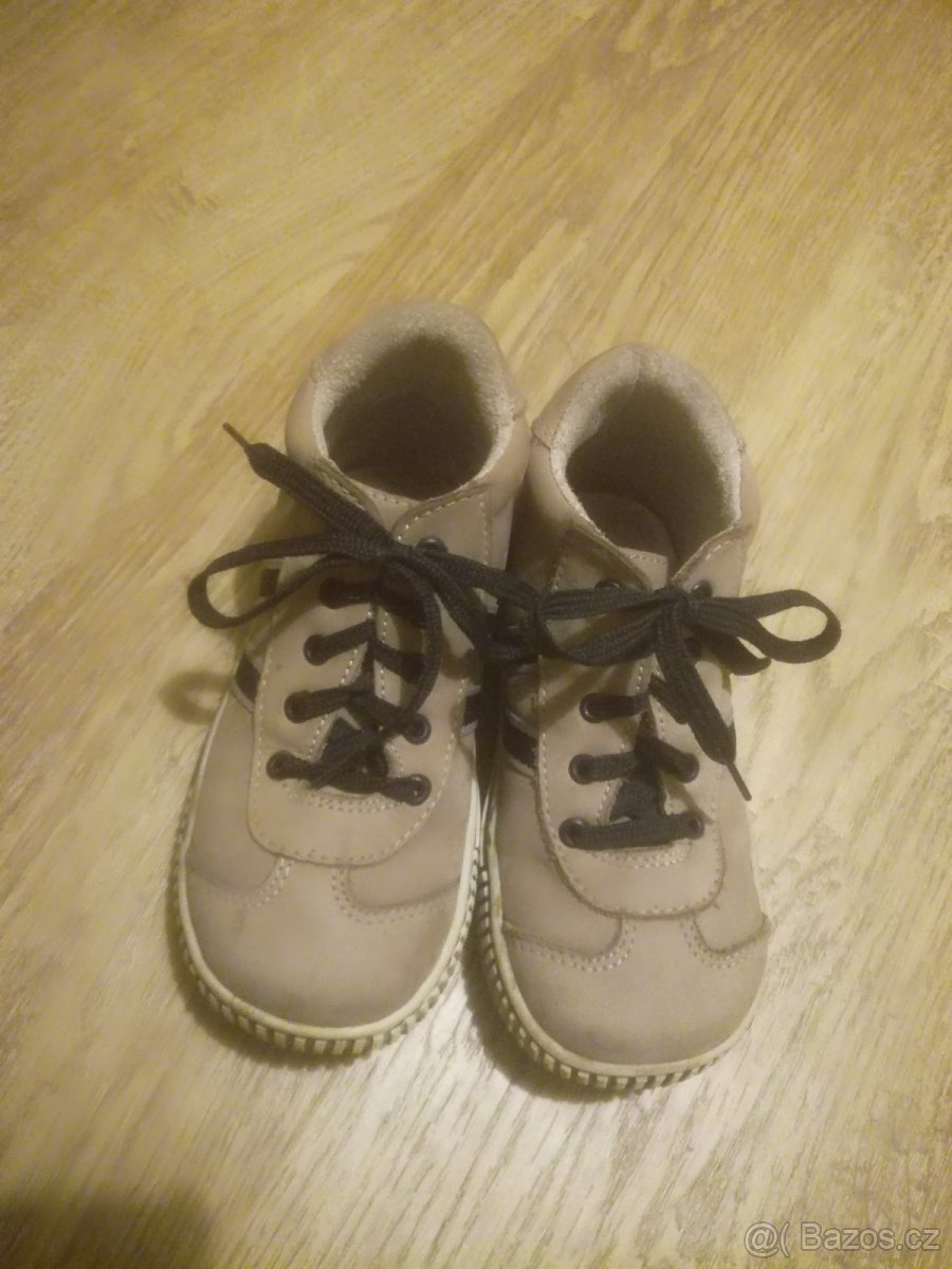 Celoroční kožené botičky Pegres vel. 25