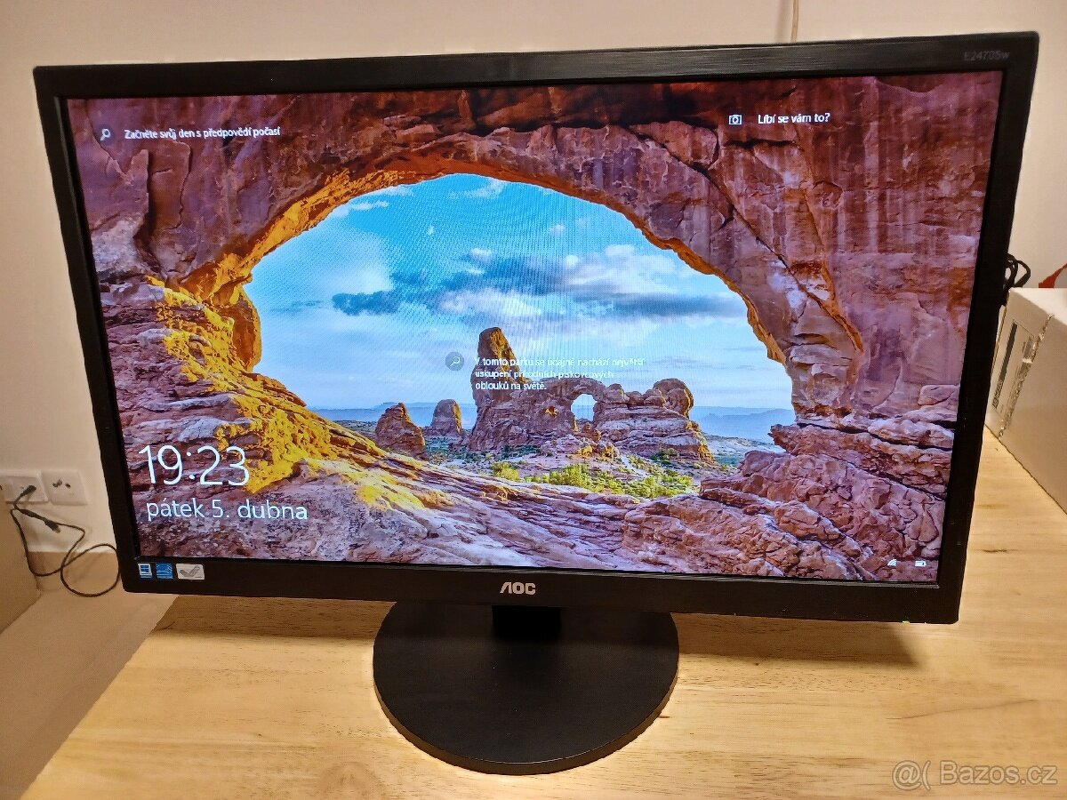 LCD Full HD 24" monitor AOC E2470SW.