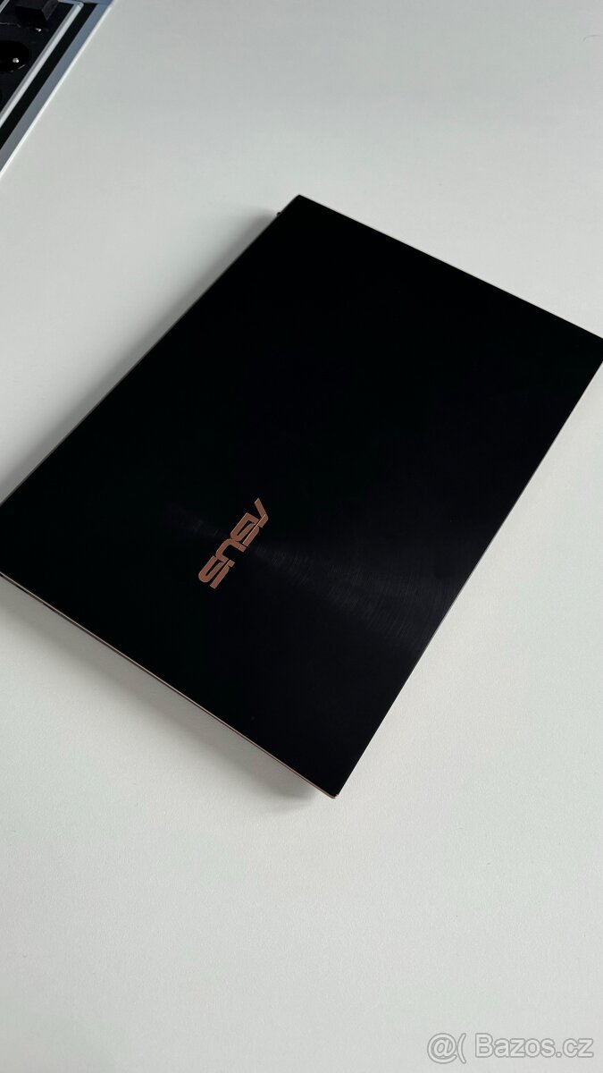 Nádherný rosegold Asus Zenbook S UX393EA celokovový dotykový