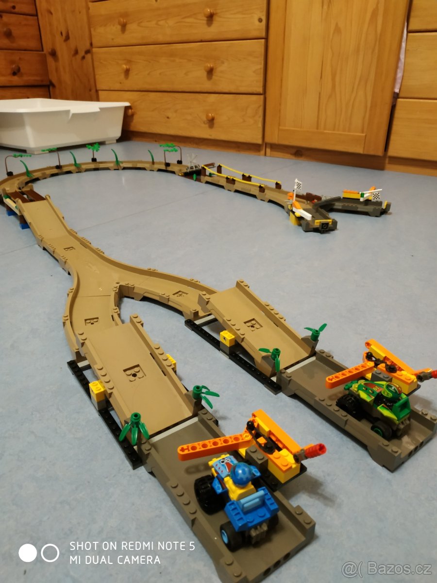 Lego 4588 závodní dráha