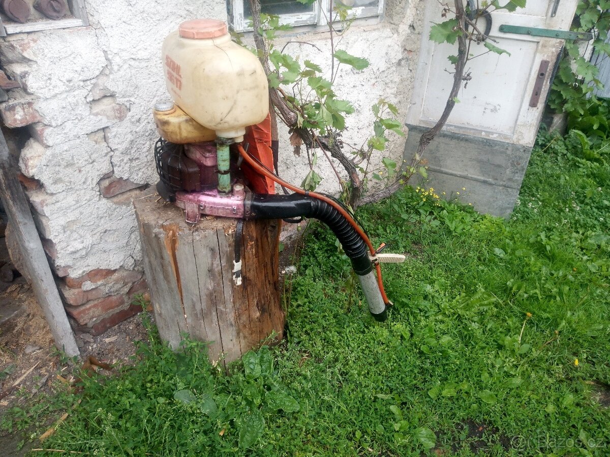 Motorový postřikovač