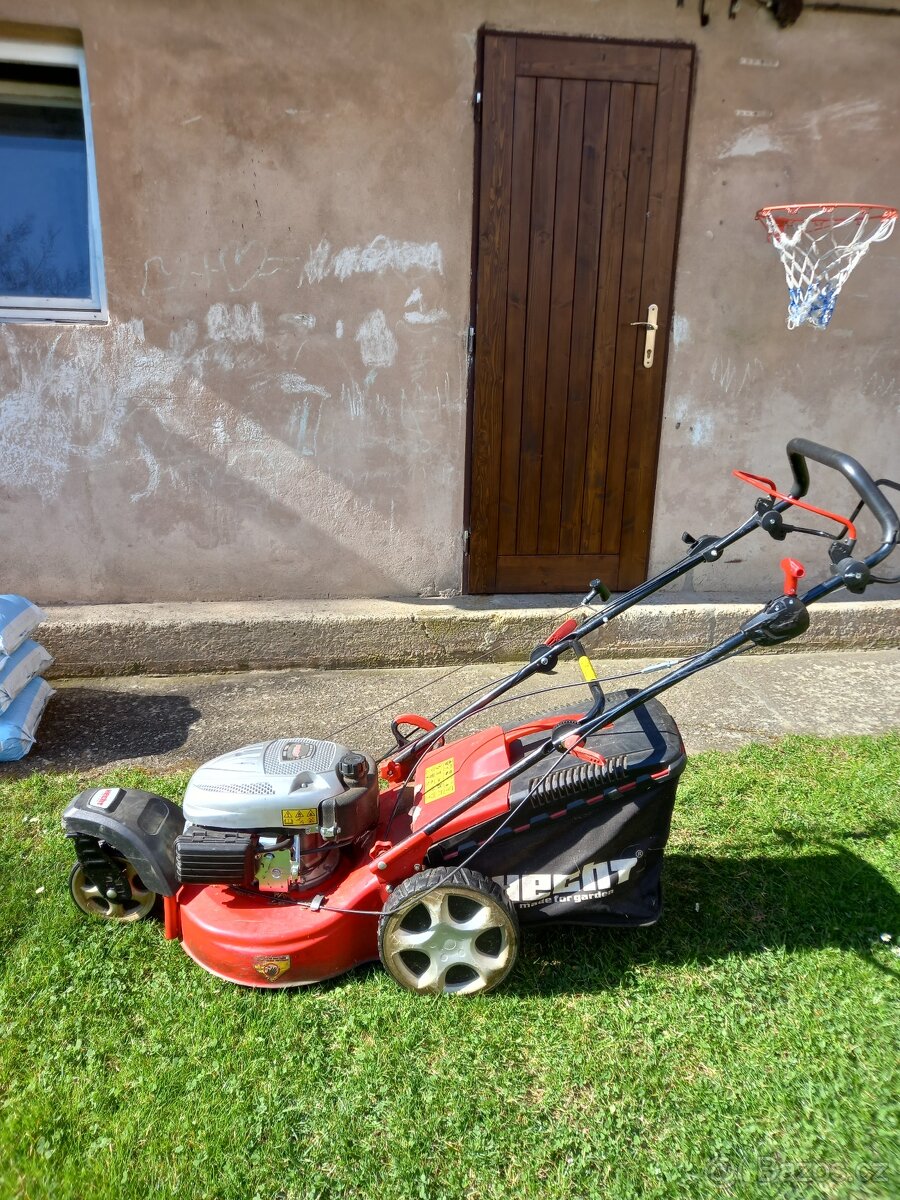 Prodám sekačku HECHT