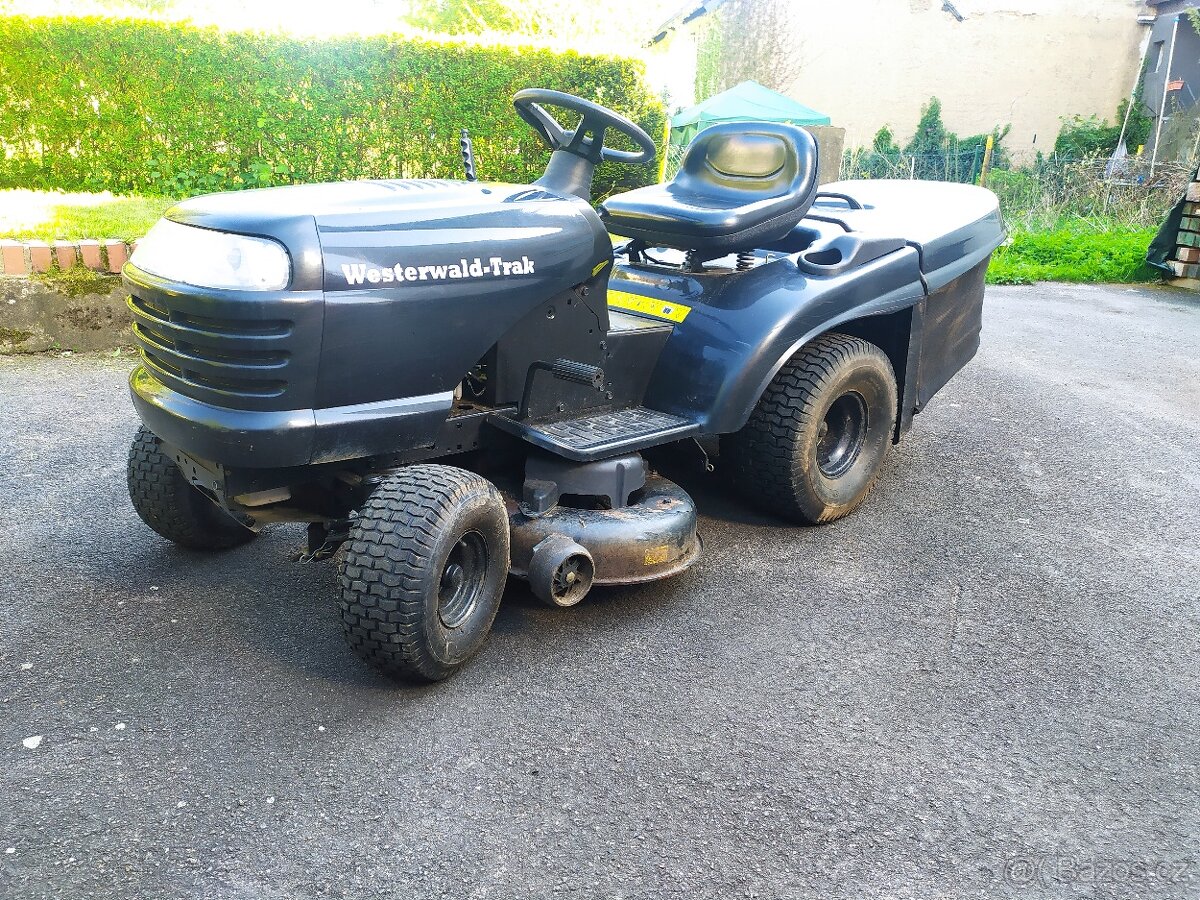 Zahradní traktůrek zn McCulloch V2 18,5 PS