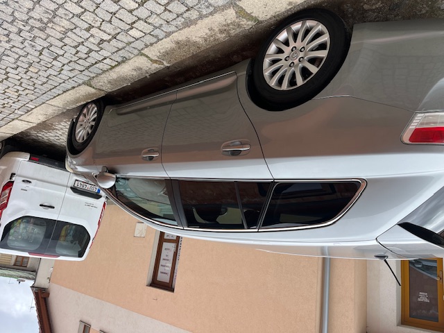 Prodám Toyota Avensis combi 2.0 TDI