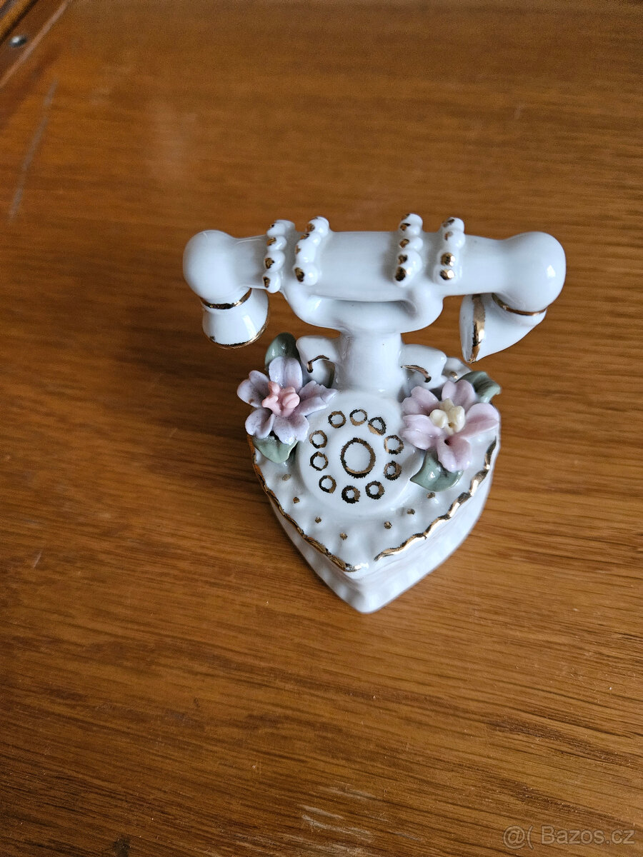 Porcelánová dózička telefon