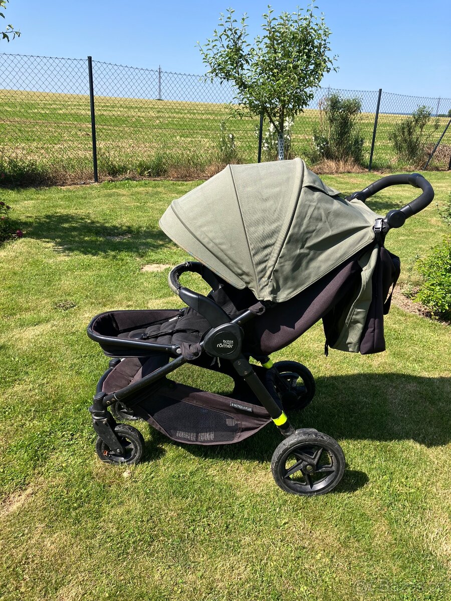 Kočárek Britax