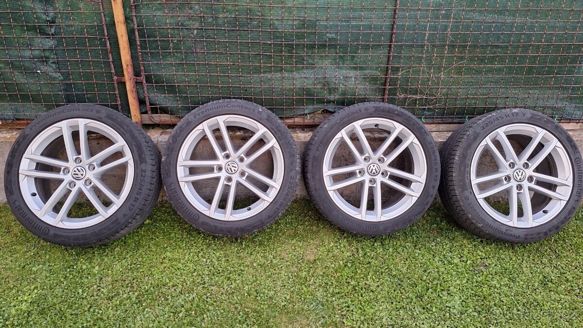 Alu VW GOLF GTD 17" 5x112 s letními pneu CONTINENTAL.