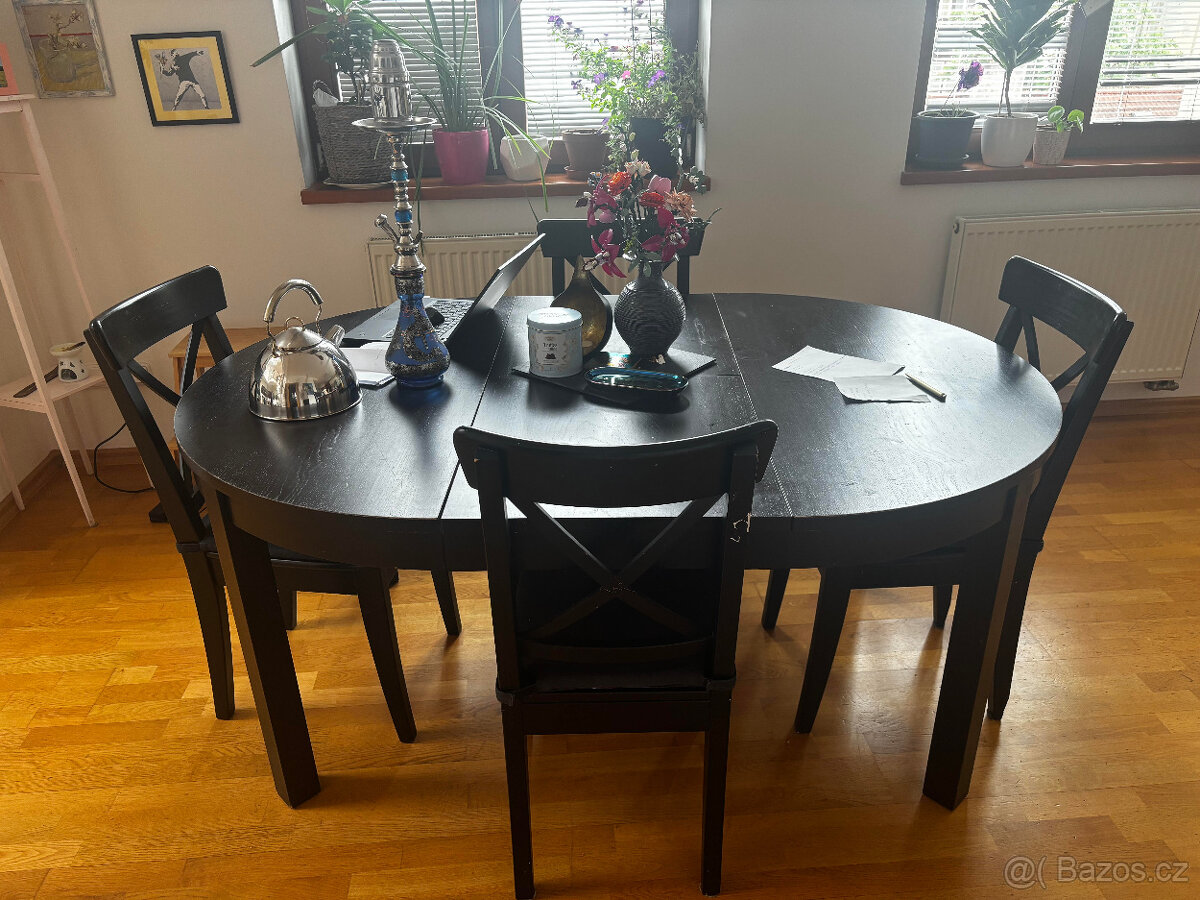 Kulatý rozkládací stůl z IKEA - BJURST a 4 židle