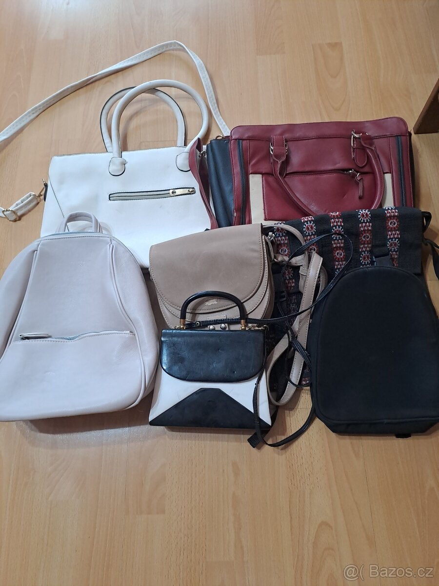 Kabelky, tašky, batoh, pouzdro na šminky 7 ks