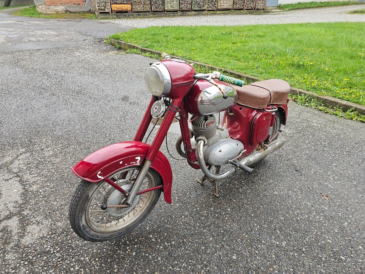 Jawa 250/353 kývačka