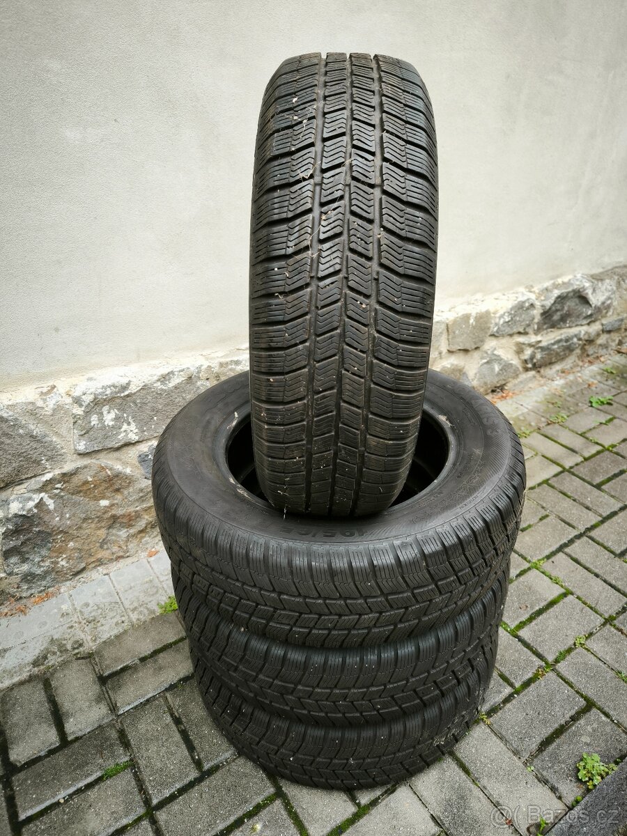 SADA ZIMNCÍH PNEUMATIK BARUM POLARIS 3 195/65R15