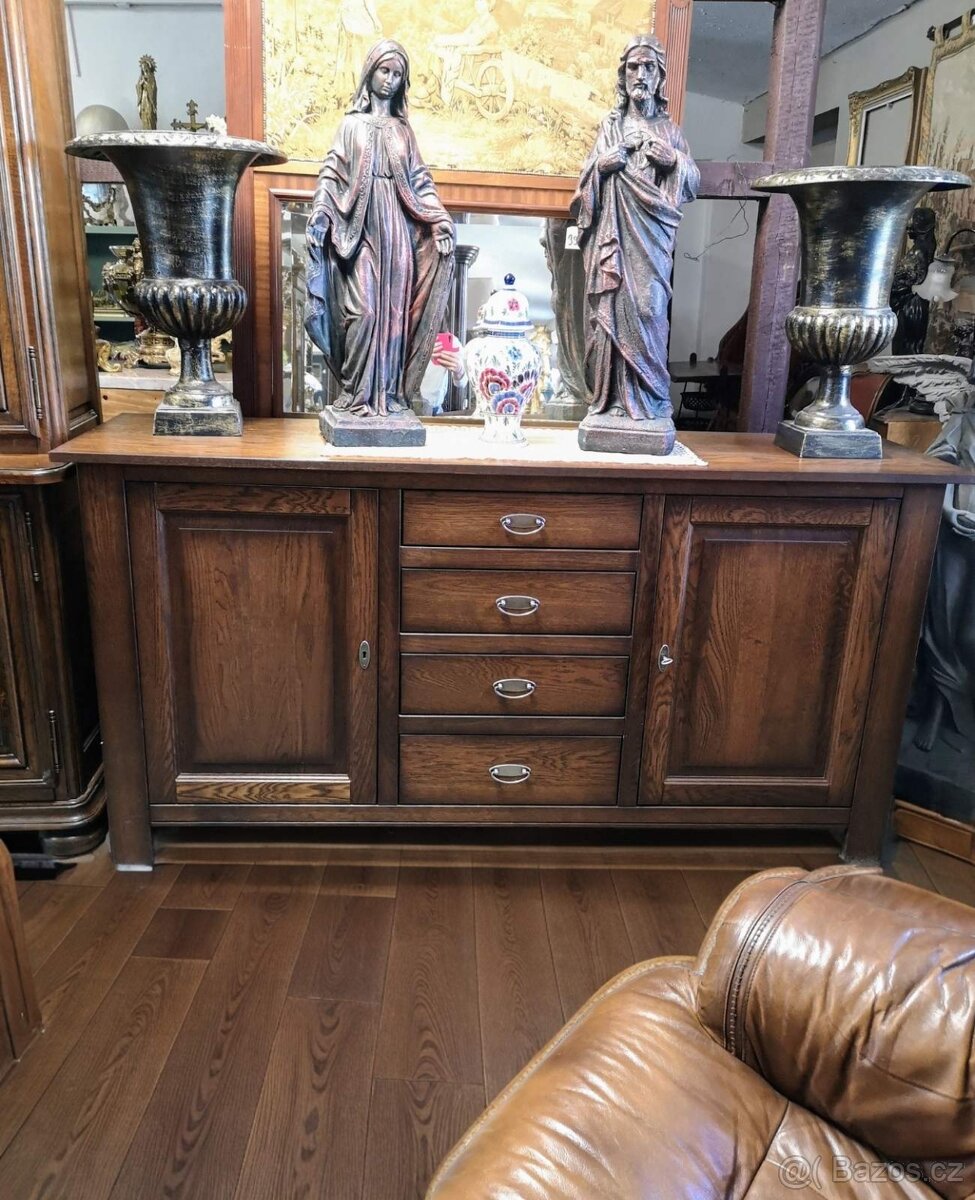 Rustikální komoda. Top stav.