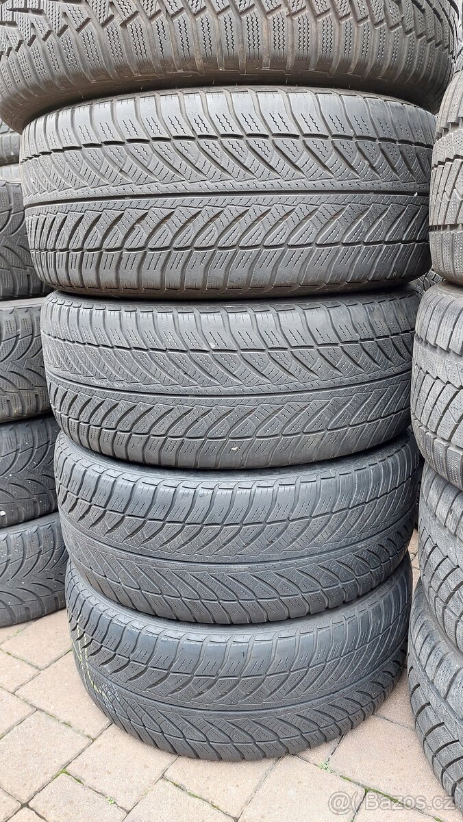 Pneu zimní, 4 ks, rozměr 245/45/18, 100V, zn. GOODYEAR