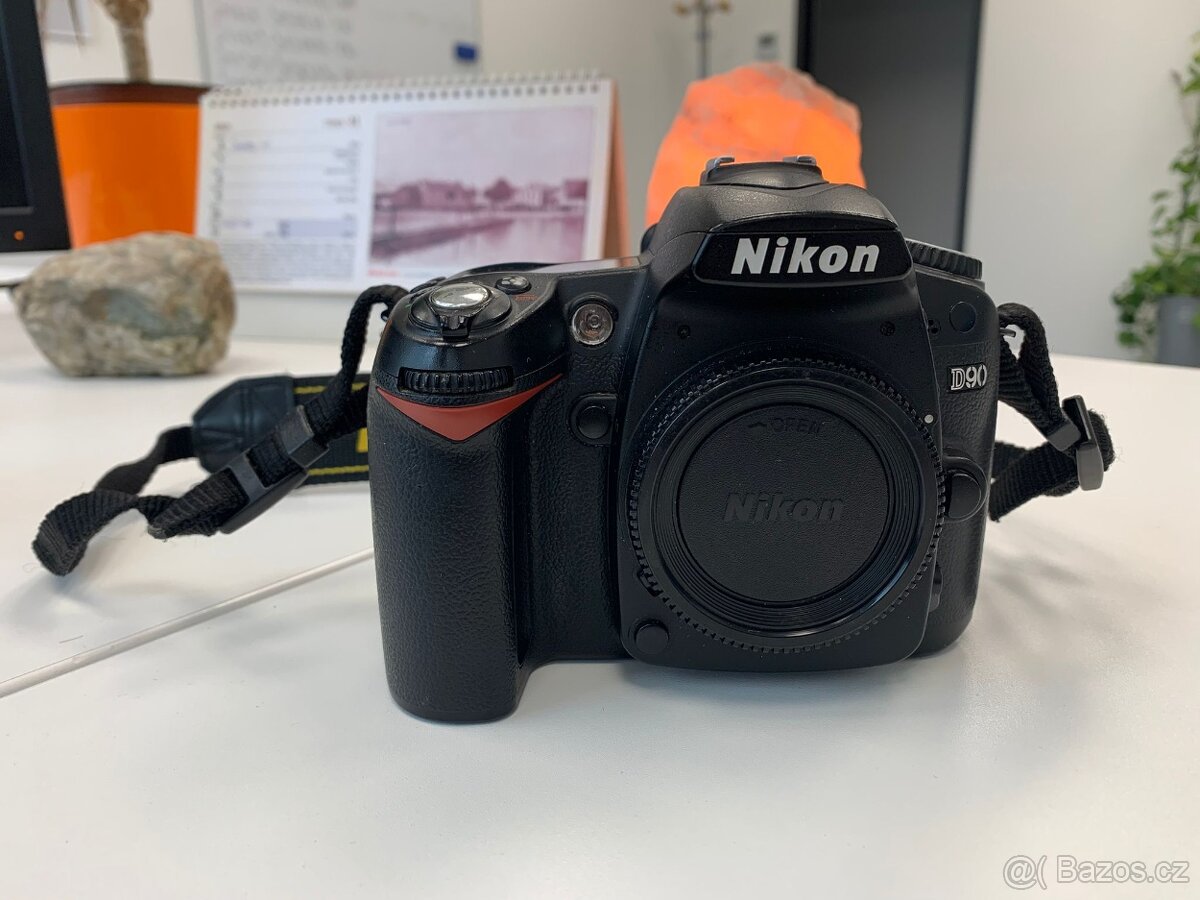 Nikon D90