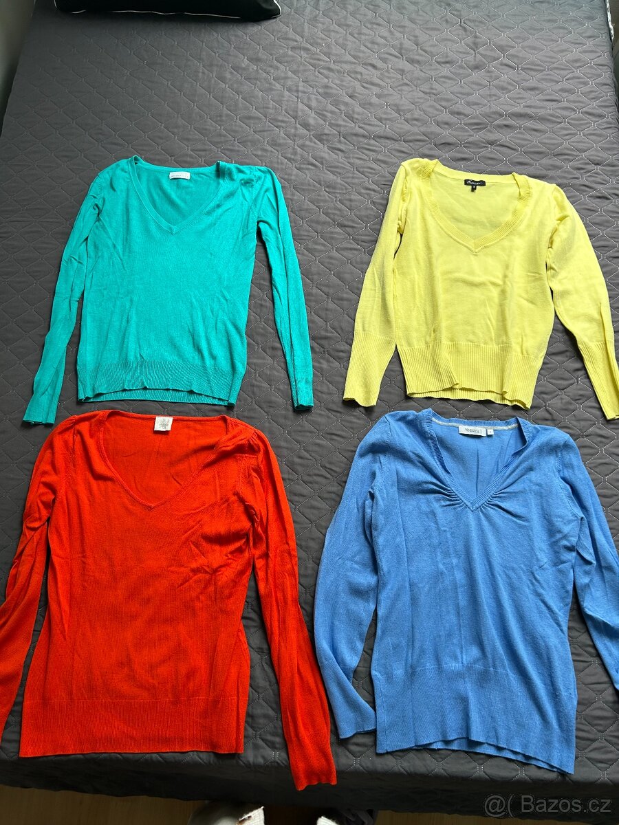 4 svetříky vel. S různé barvy