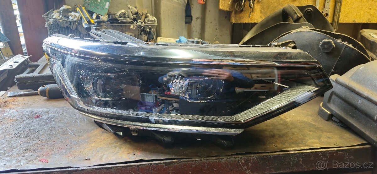 Prave predni svetlo vw passat 3g b8 3g1941082p