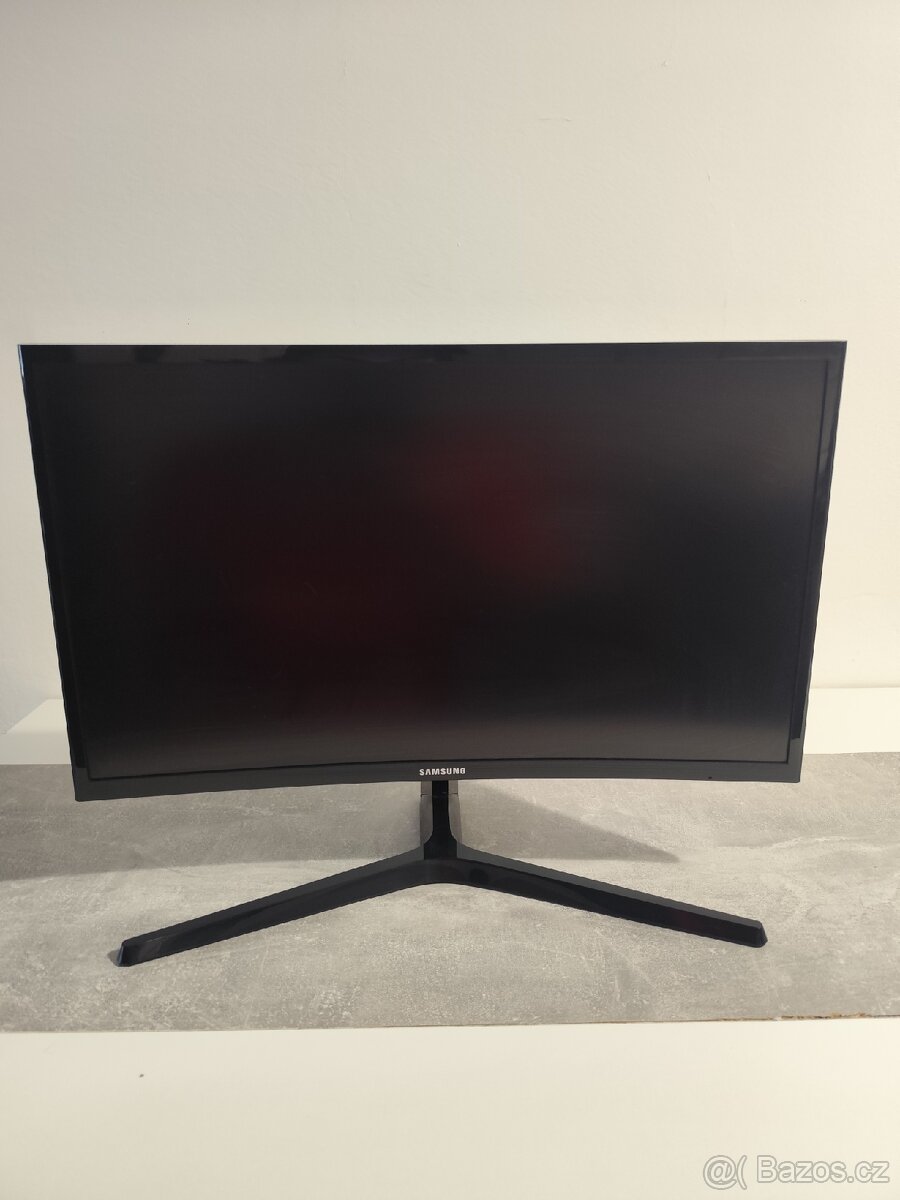 Zakřivený monitor Samsung